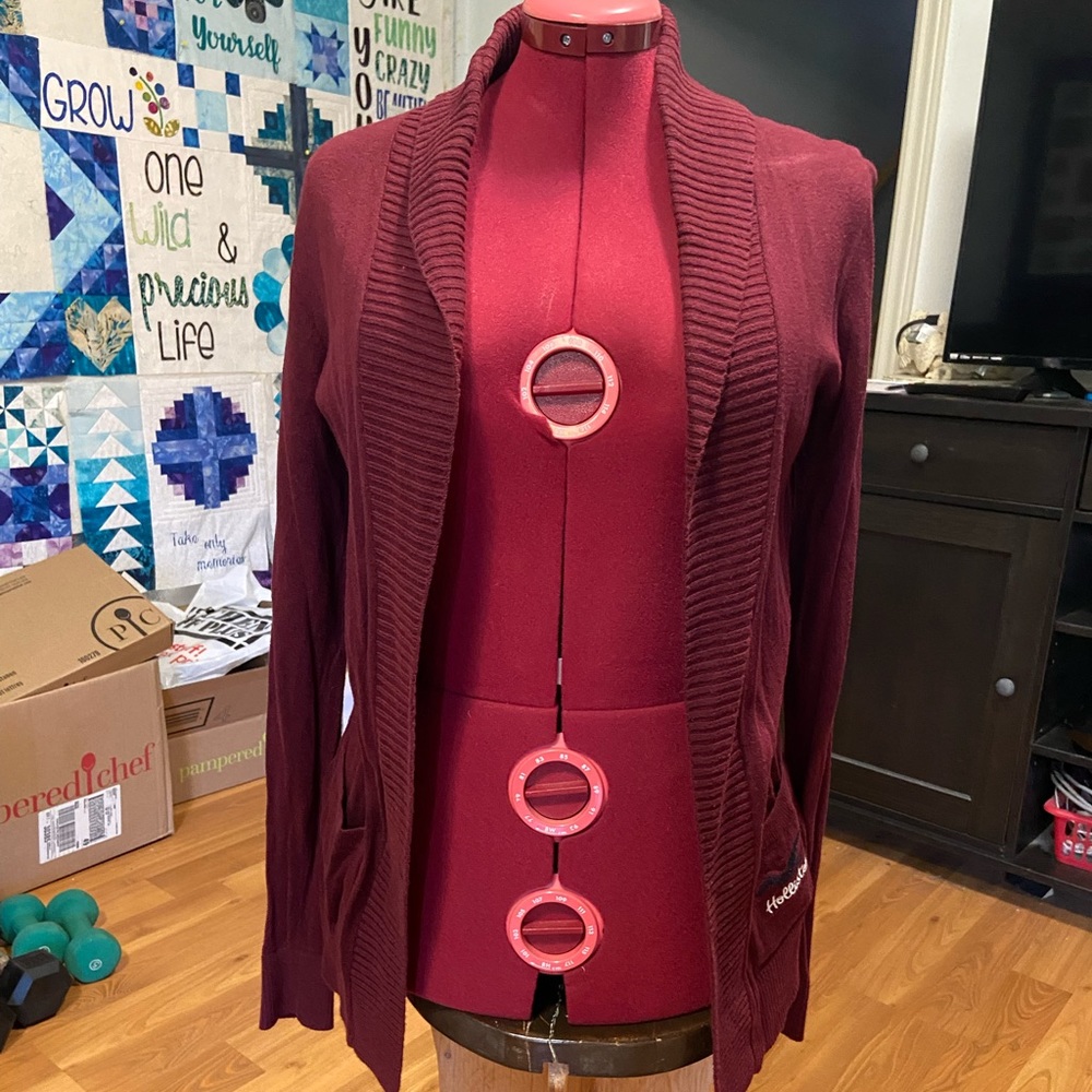 🔥2/$40 Hollister Cardigan
